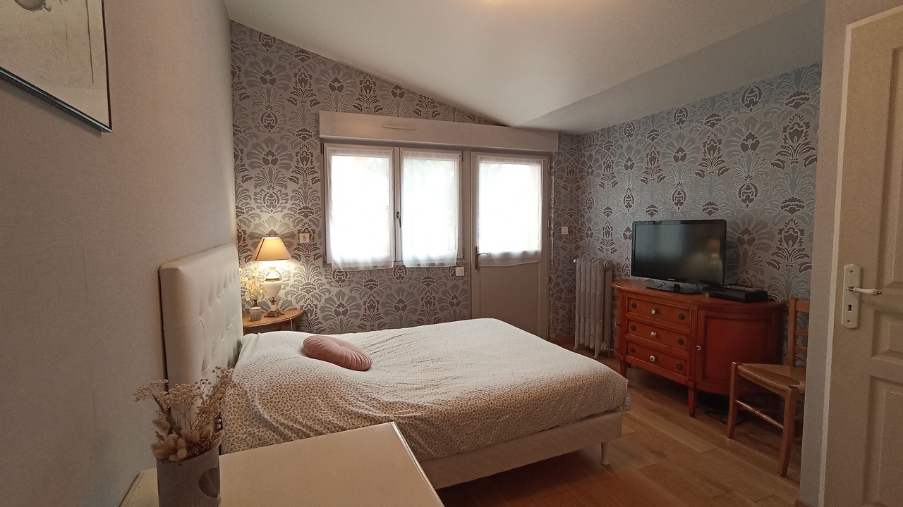 Photo of Bedroom in Saint-Cyr-sur-Loire