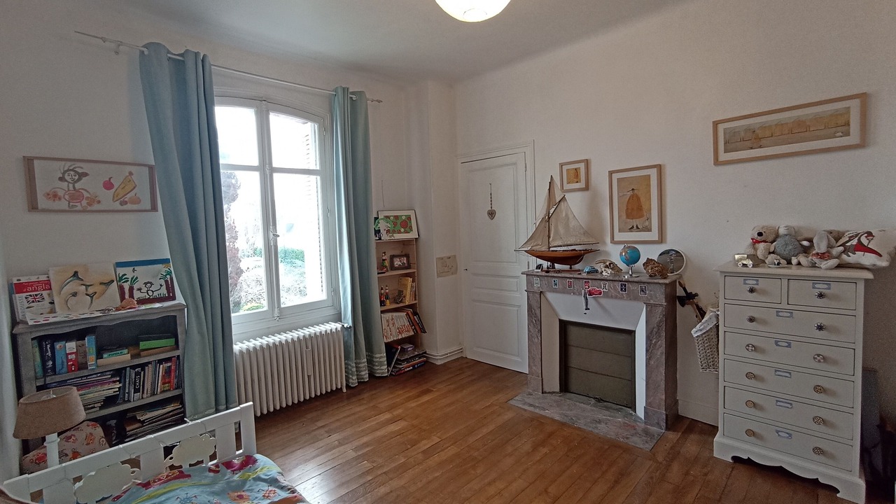 Photo of Bedroom in Saint-Cyr-sur-Loire