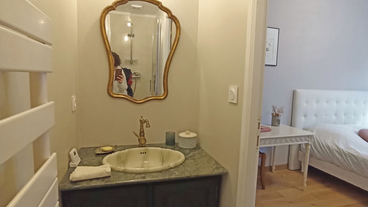 Photo of Bathroom in Saint-Cyr-sur-Loire