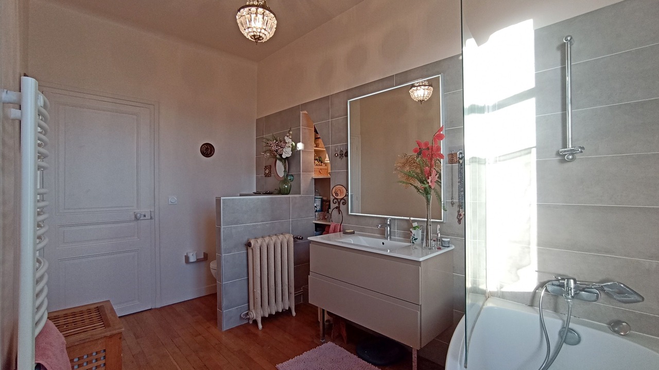 Photo of Bathroom in Saint-Cyr-sur-Loire