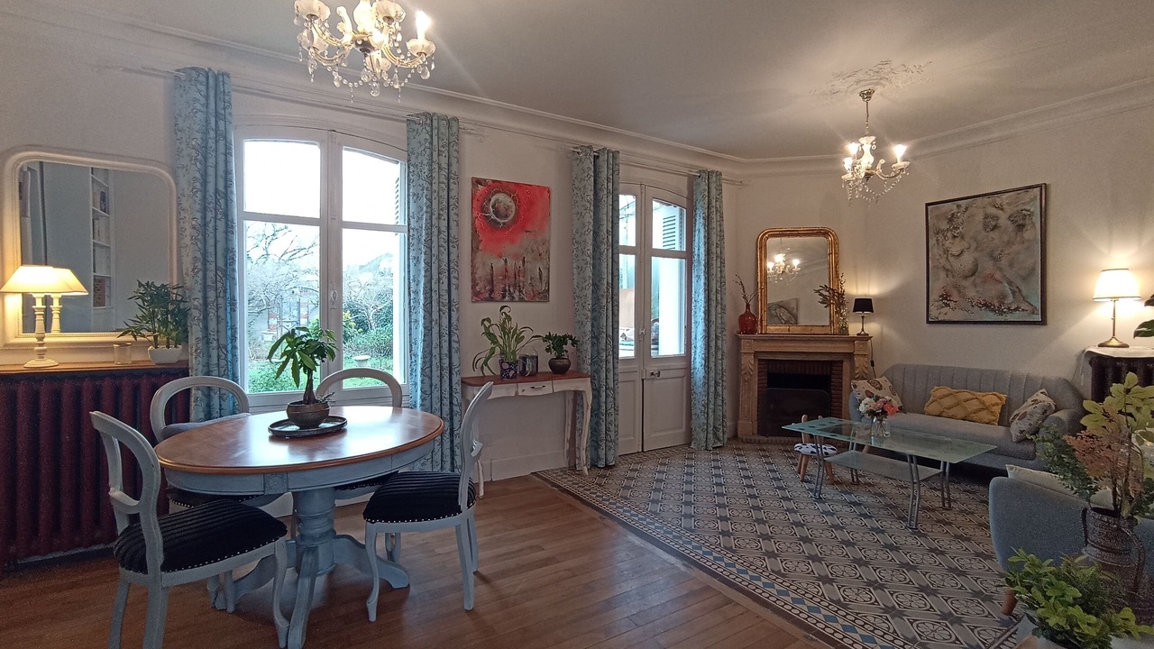 Photo of Others in Saint-Cyr-sur-Loire