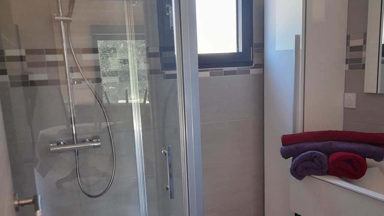 Photo of Bathroom in Vitrac-sur-Montane