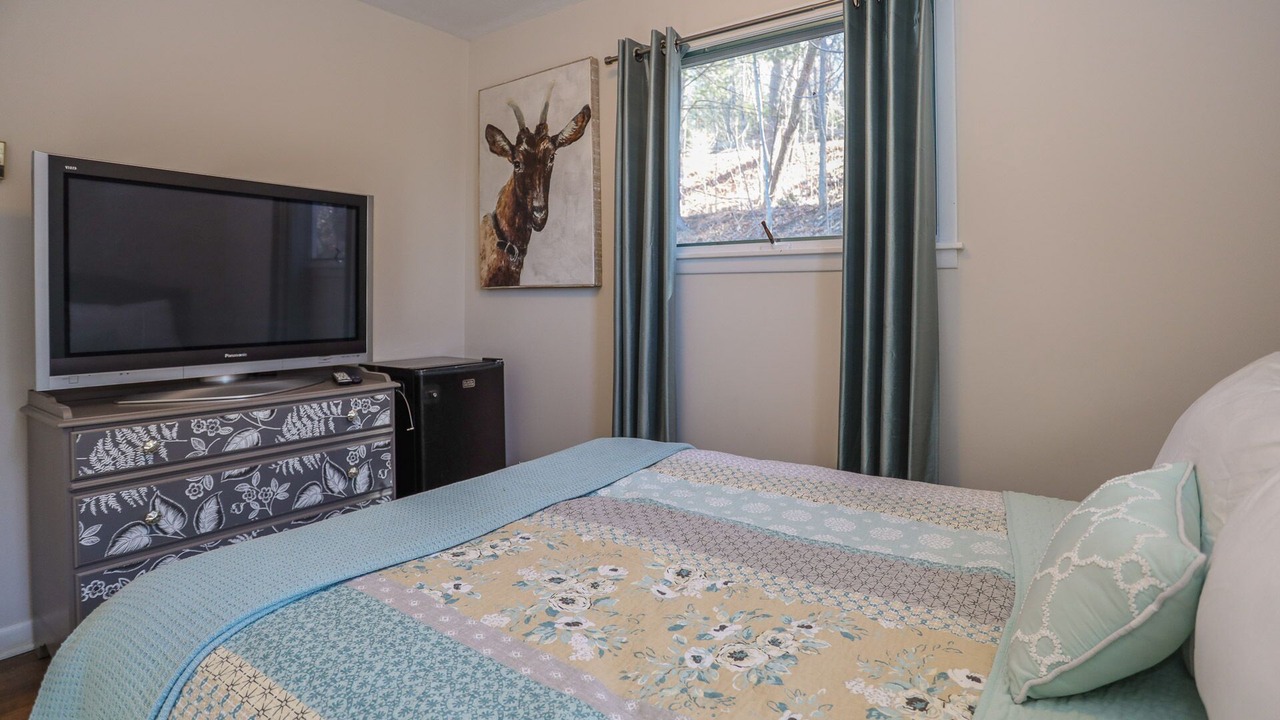 Photo of Bedroom in Hammondsport