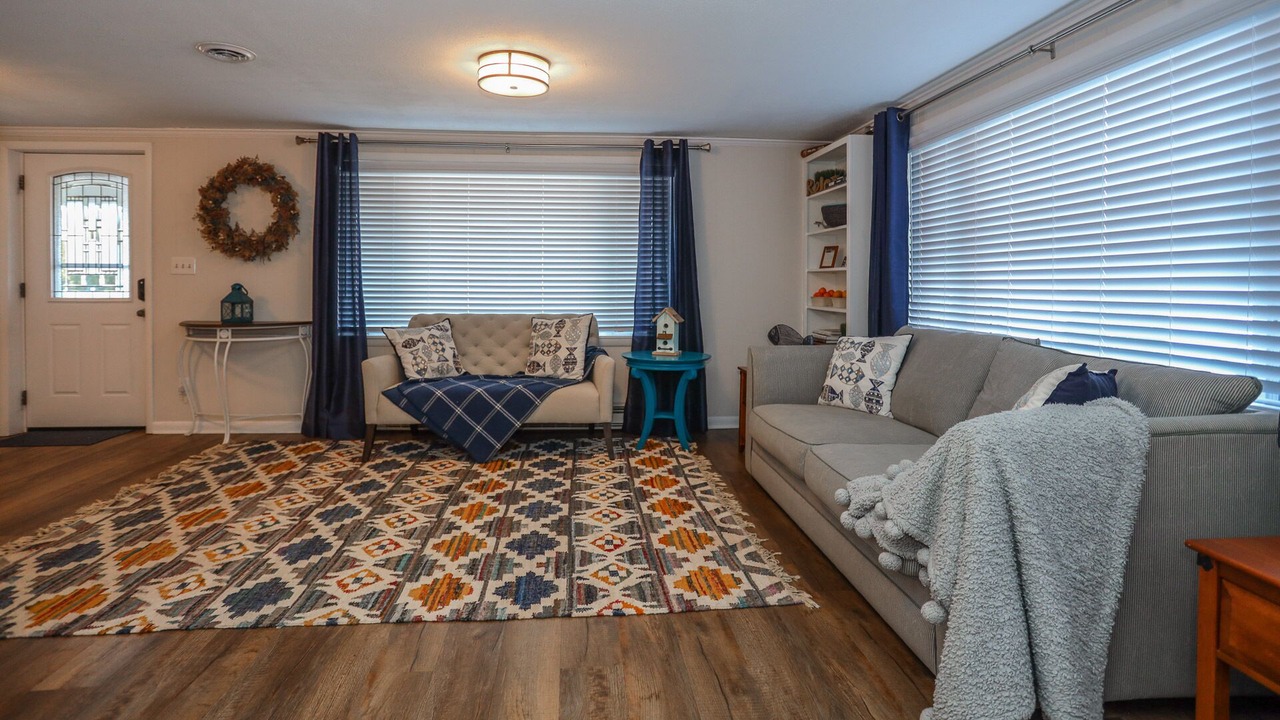 Photo of Livingroom in Hammondsport