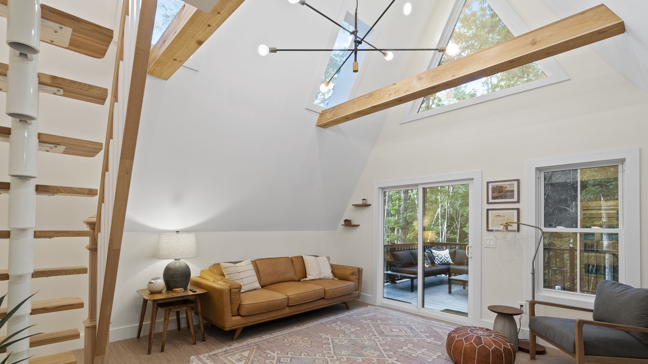 Photo of Livingroom in Manson