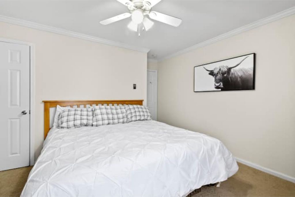 Photo of Bedroom in Roseland