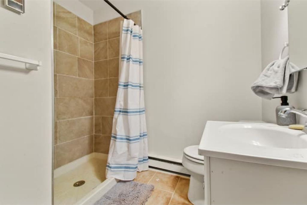Photo of Bathroom in Roseland