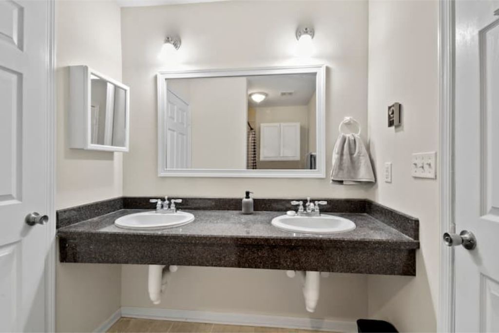 Photo of Bathroom in Roseland