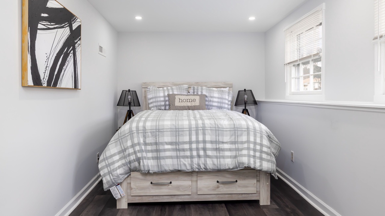 Photo of Bedroom in Newark