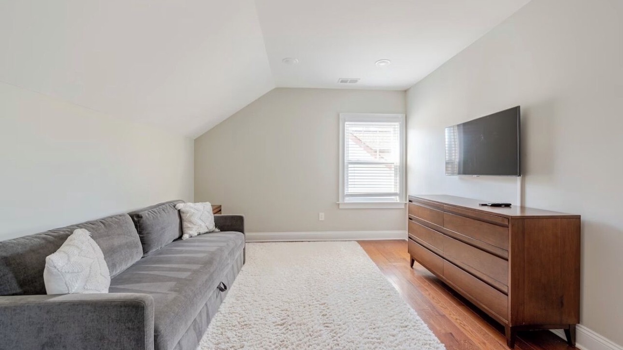 Photo of Livingroom in Orange