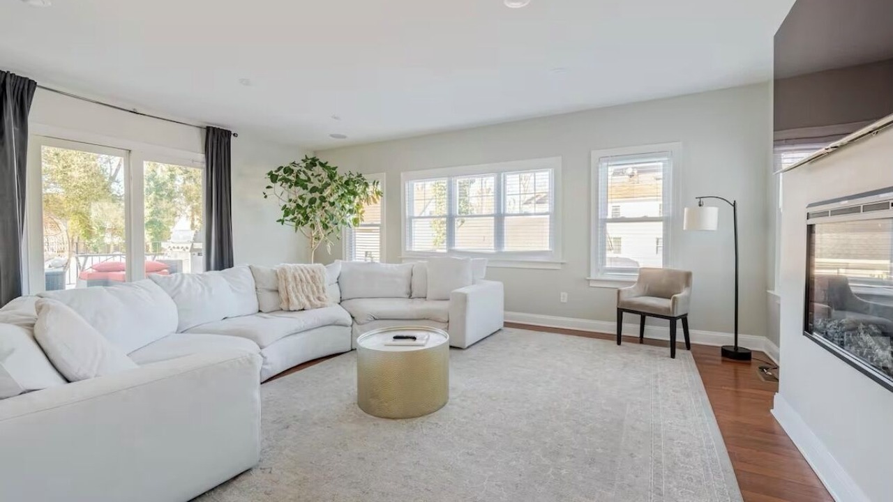 Photo of Livingroom in Orange