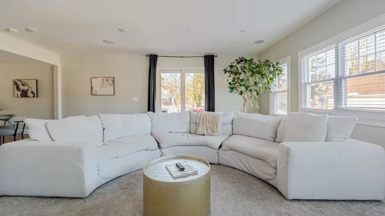 Photo of Livingroom in Orange