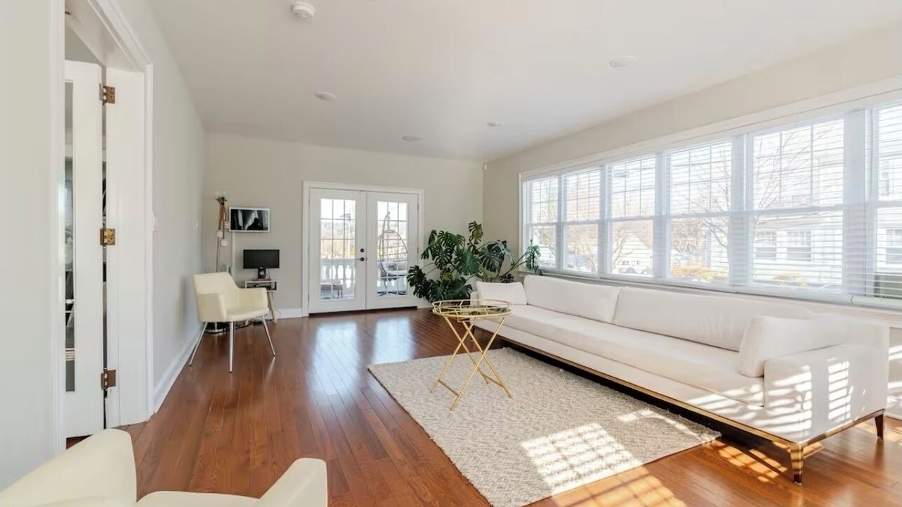Photo of Livingroom in Orange