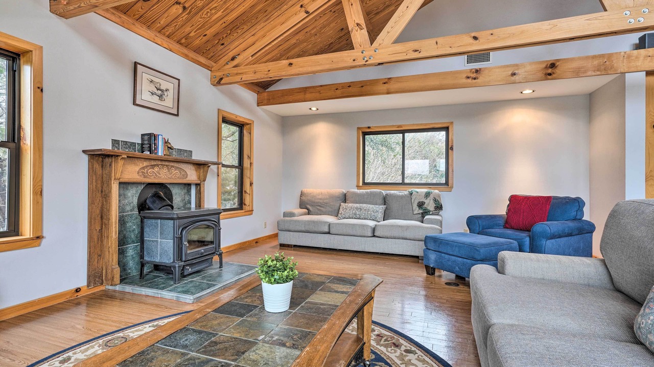 Photo of Livingroom in Lakehills