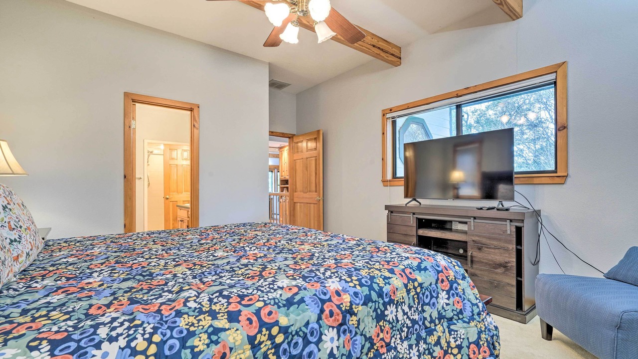 Photo of Bedroom in Lakehills