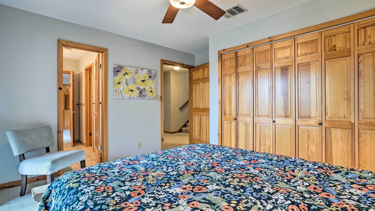Photo of Bedroom in Lakehills