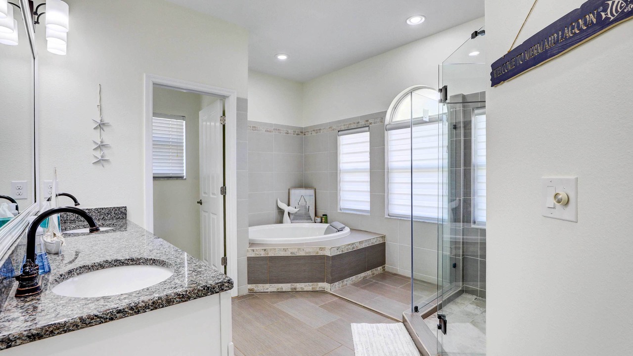Photo of Bathroom in River Pointe