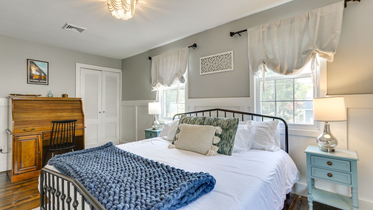 Photo of Bedroom in Cornwall-on-Hudson