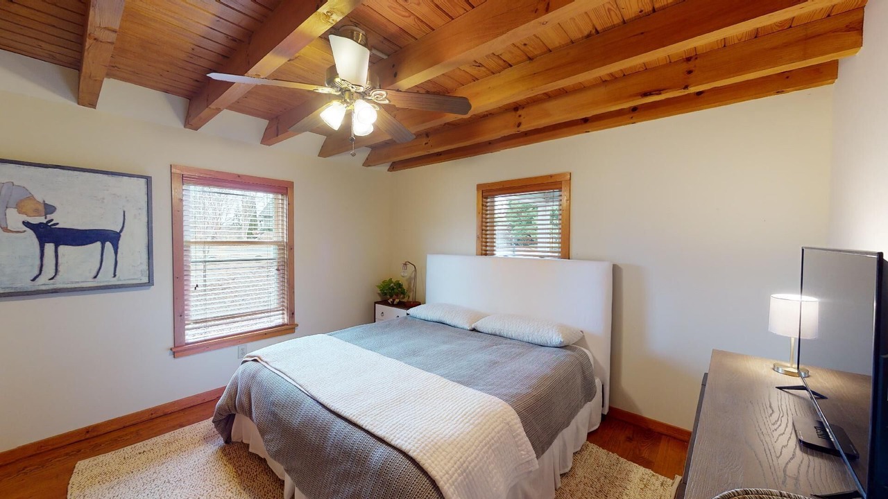 Photo of Bedroom in Seneca