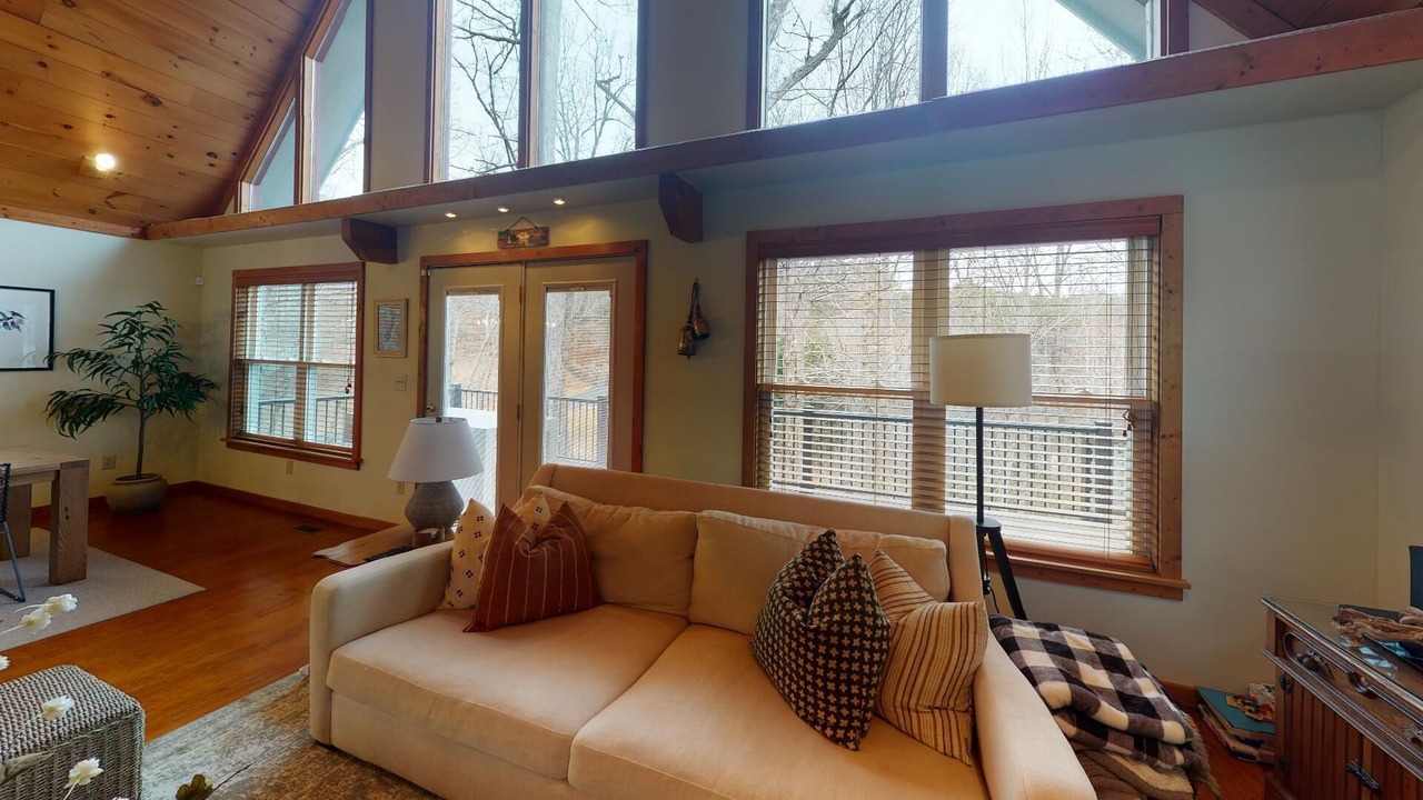 Photo of Livingroom in Seneca