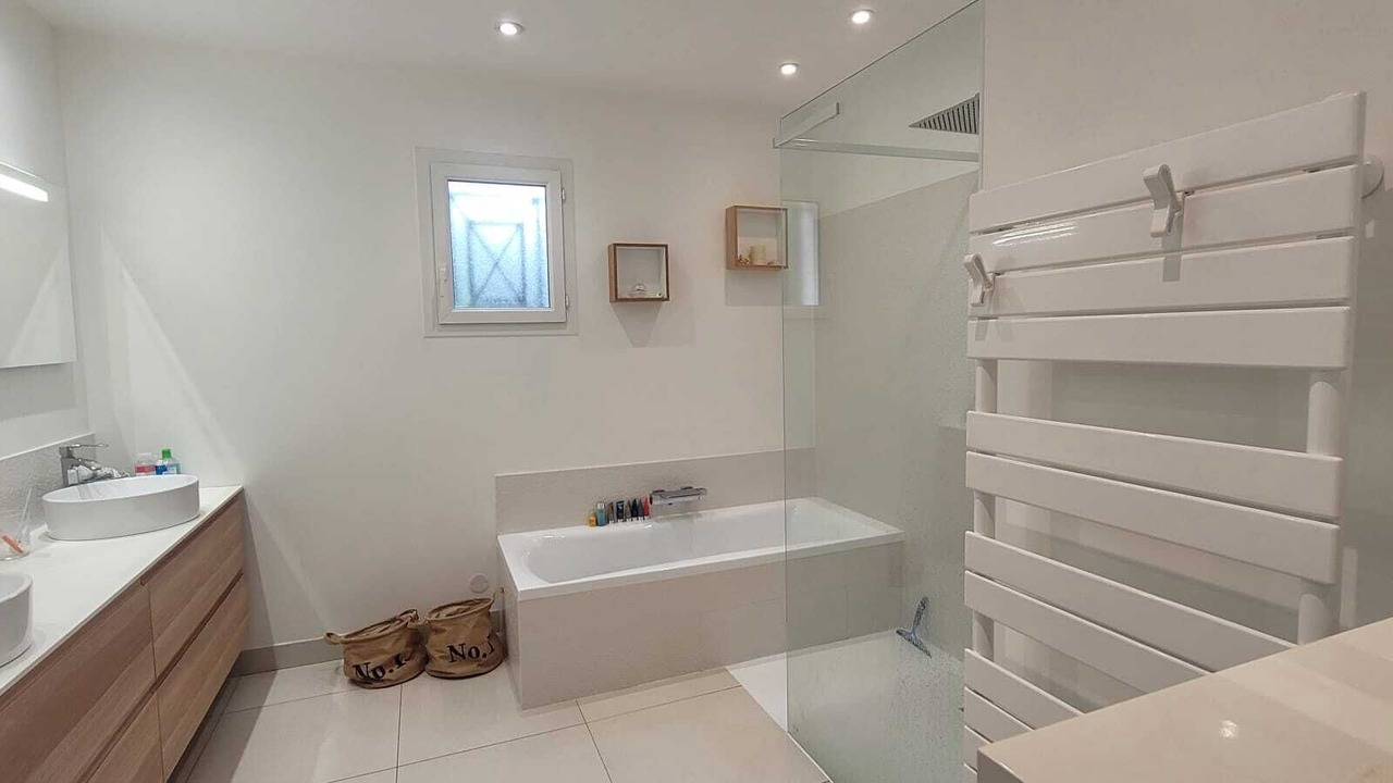 Photo of Bathroom in Aussonne