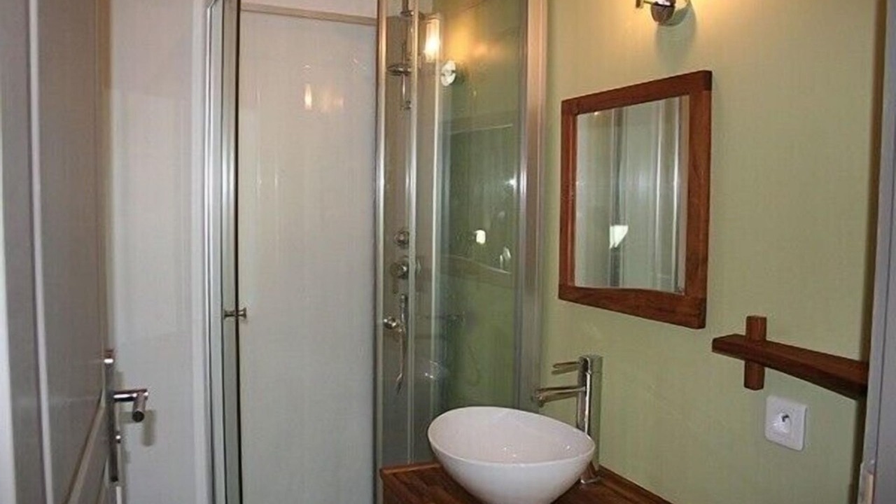 Photo of Bathroom in Saint-Martin-Lars-en-Sainte-Hermine