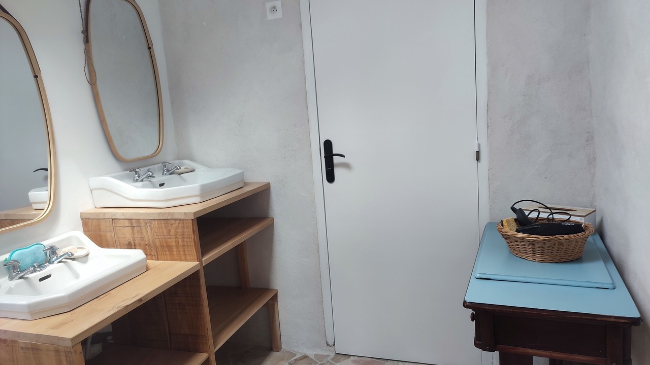 Photo of Bathroom in Ushant