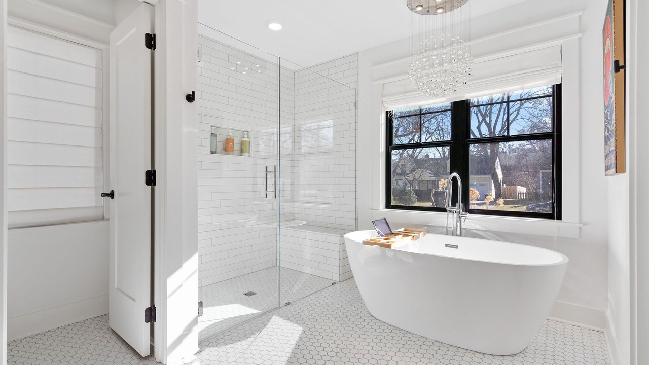 Photo of Bathroom in Fairway