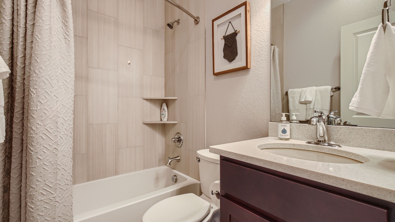 Photo of Bathroom in Jefferson Park