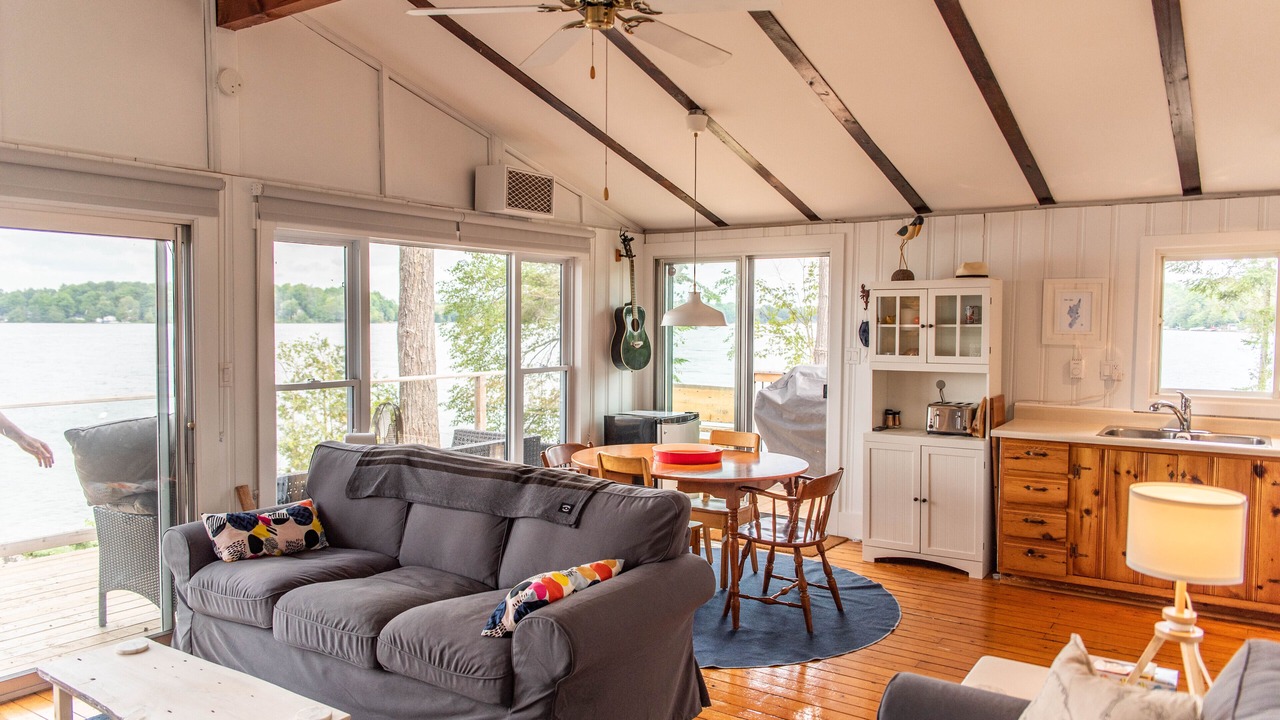 Photo of Livingroom in Rideau Lakes