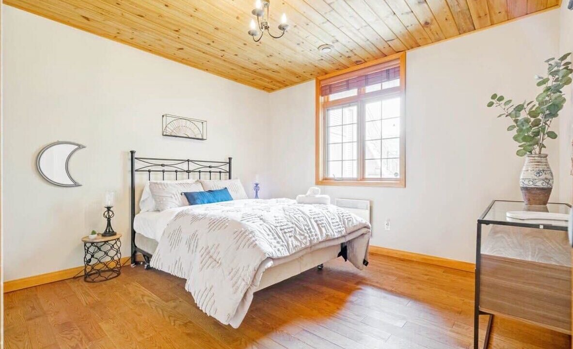 Photo of Bedroom in Val-des-Monts