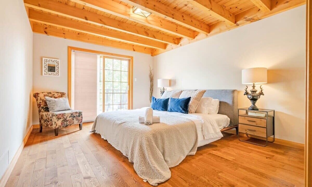 Photo of Bedroom in Val-des-Monts