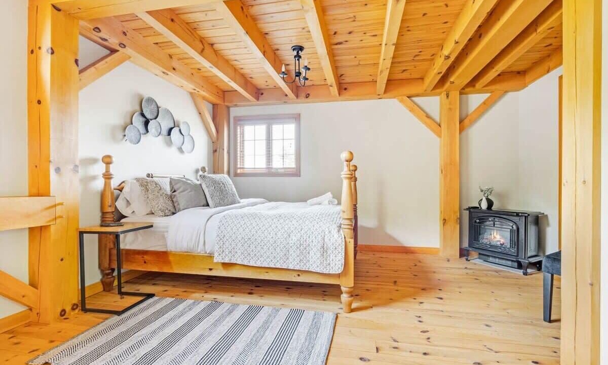 Photo of Bedroom in Val-des-Monts