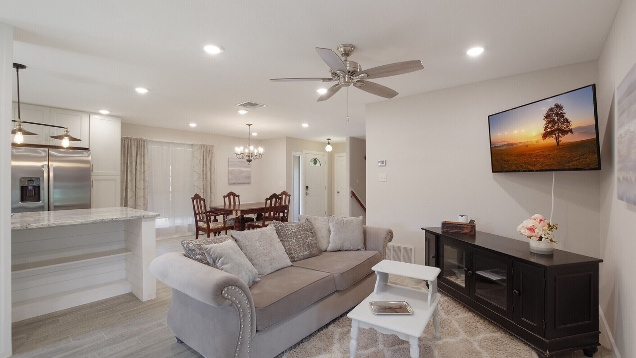 Photo of Livingroom in Medical Center District