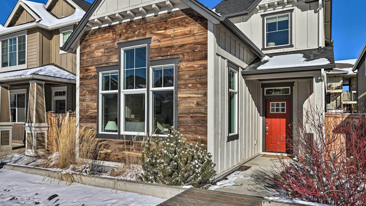 Photo of Outdoor in Old Farm District