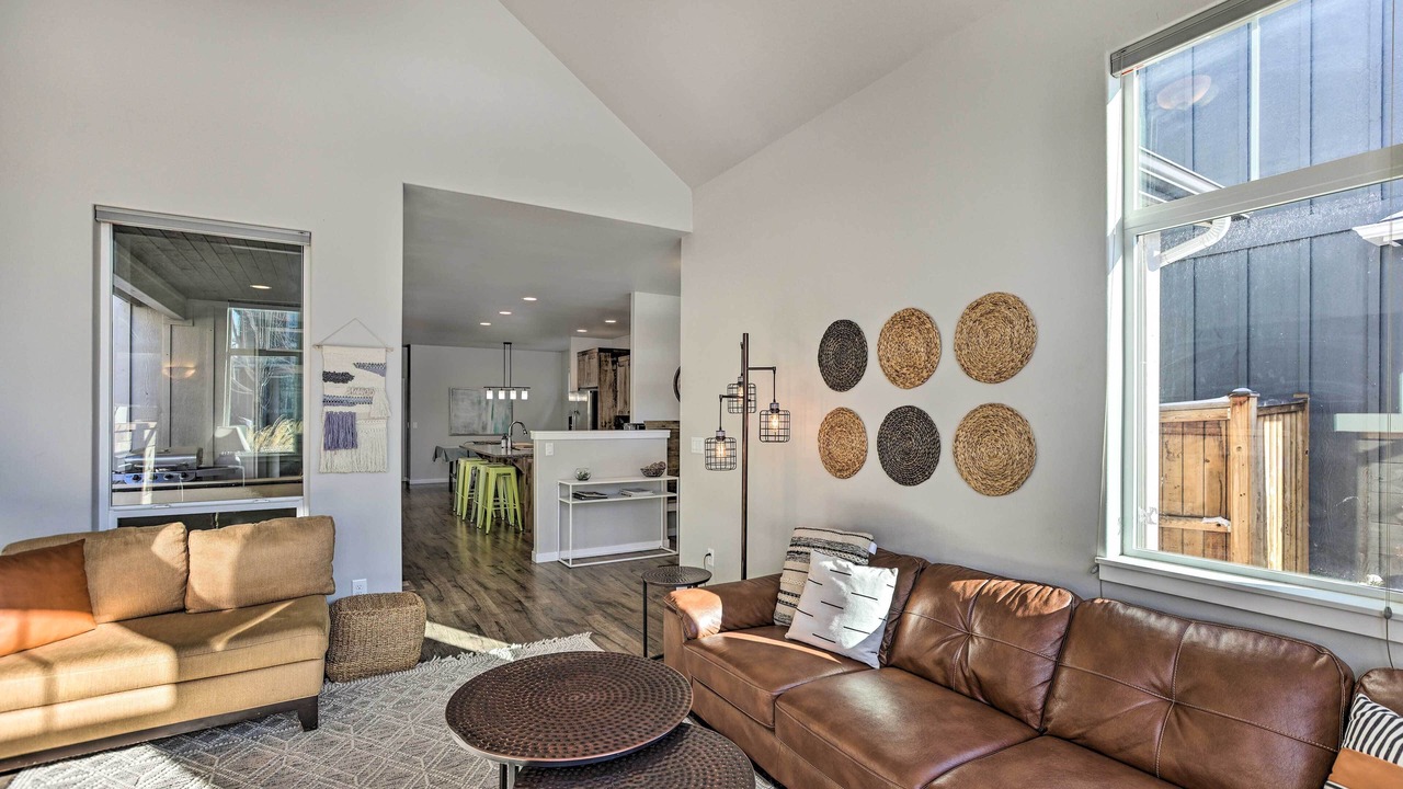 Photo of Livingroom in Old Farm District