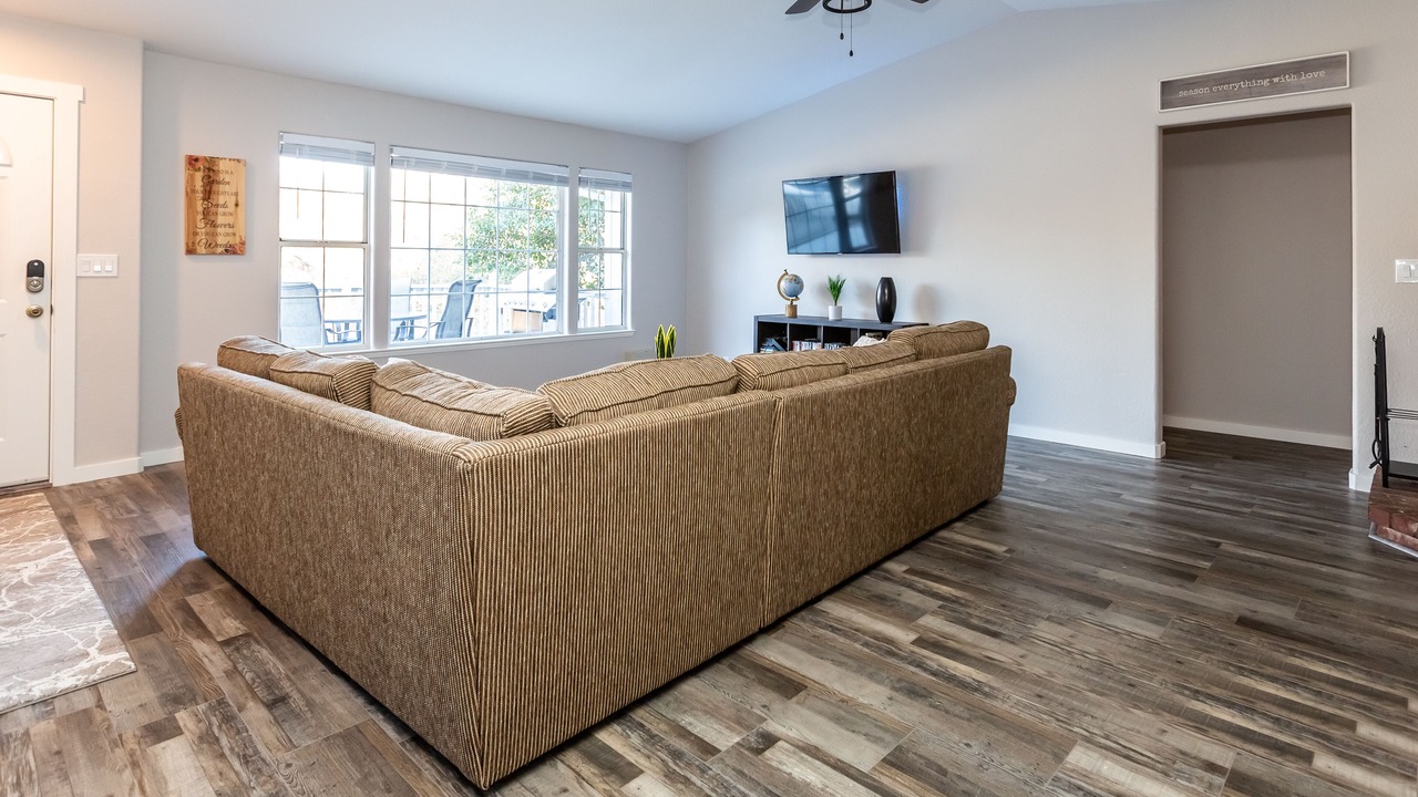 Photo of Livingroom in Cedar Ridge