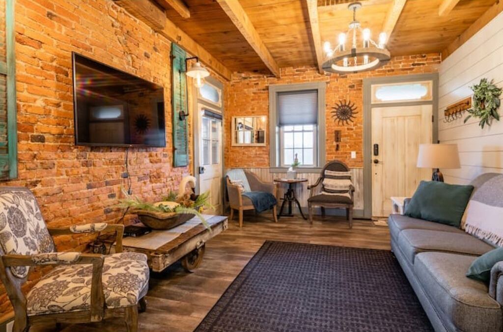 Photo of Livingroom in Elizabethtown