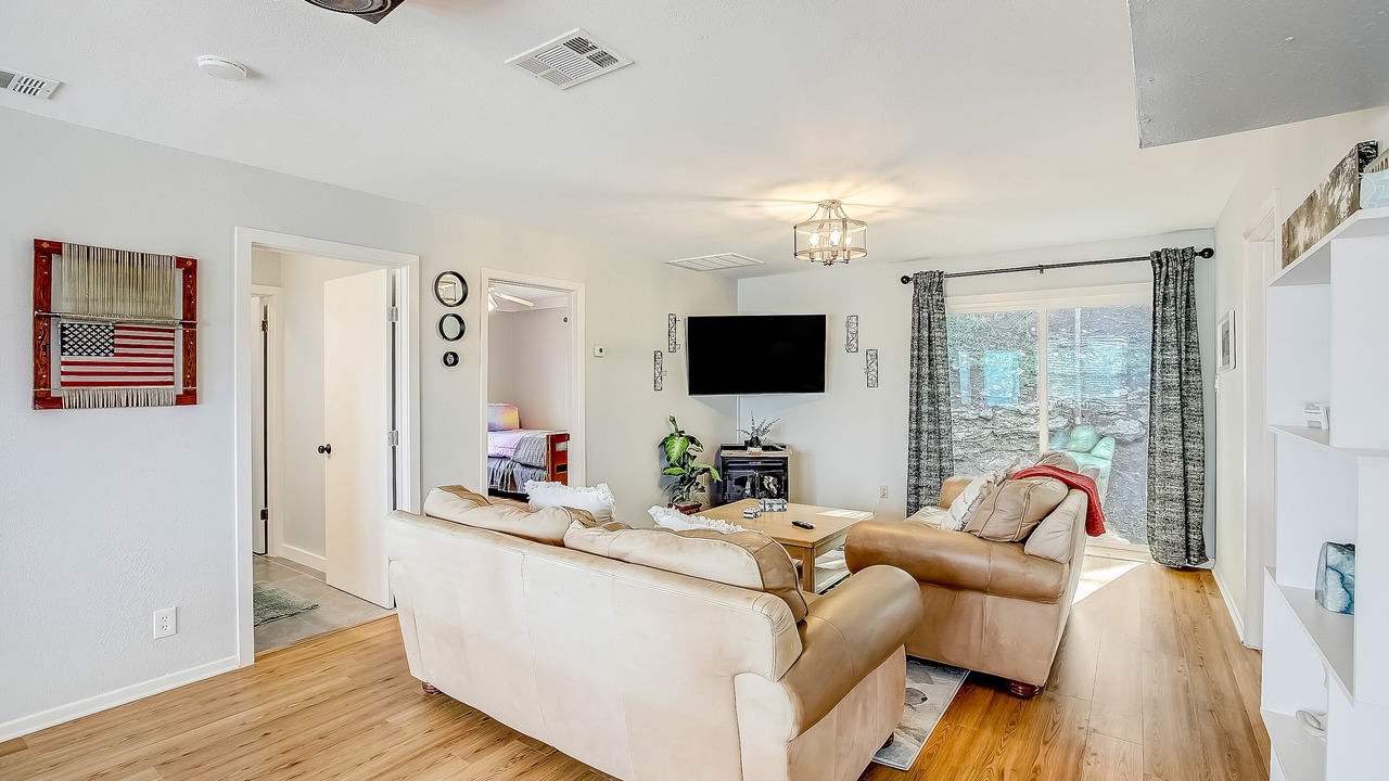 Photo of Livingroom in Pedernales Bend