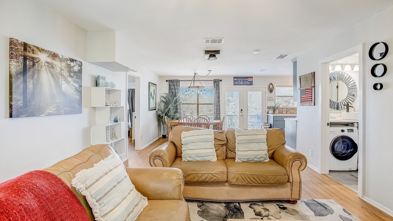 Photo of Livingroom in Pedernales Bend