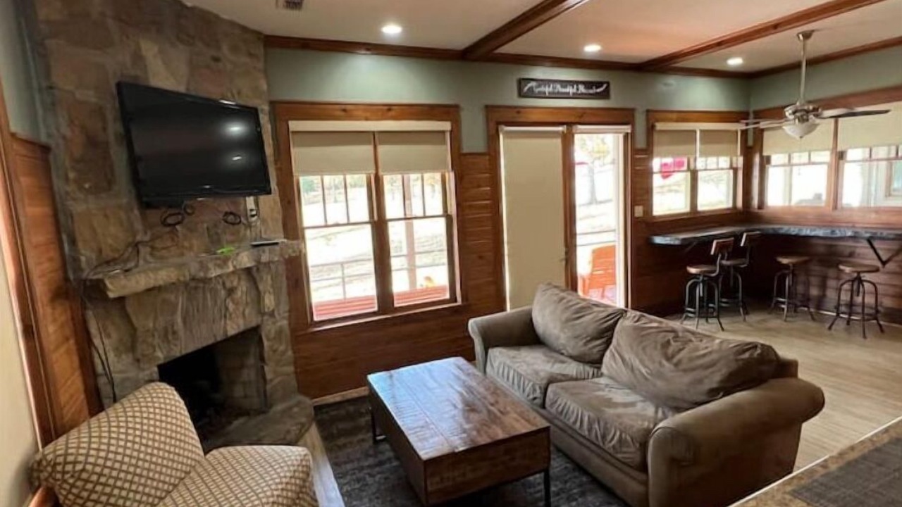 Photo of Livingroom in Lindale