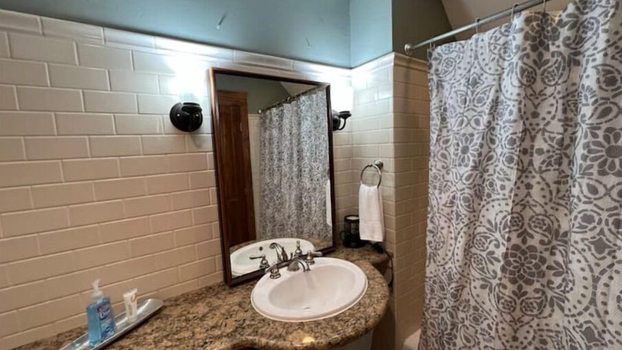Photo of Bathroom in Lindale