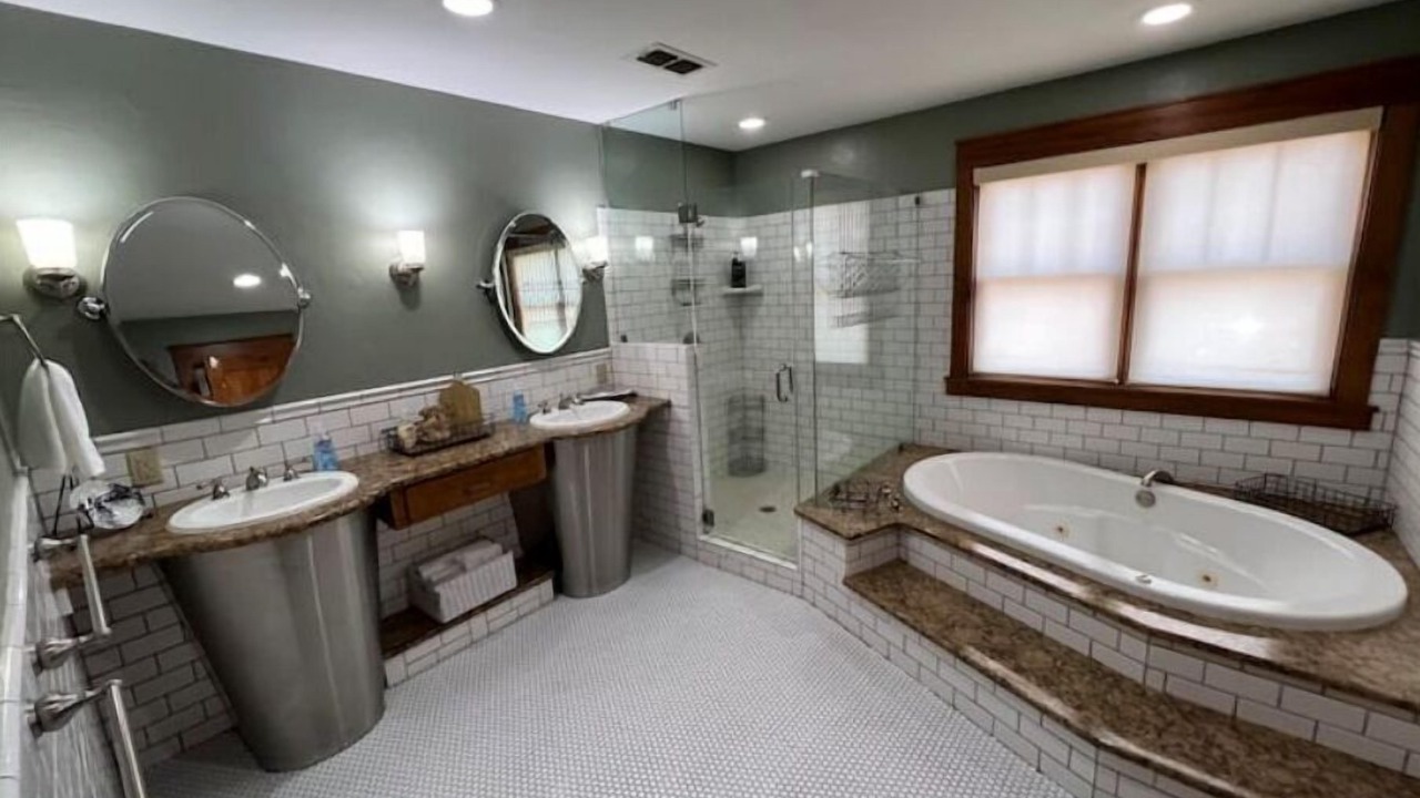 Photo of Bathroom in Lindale