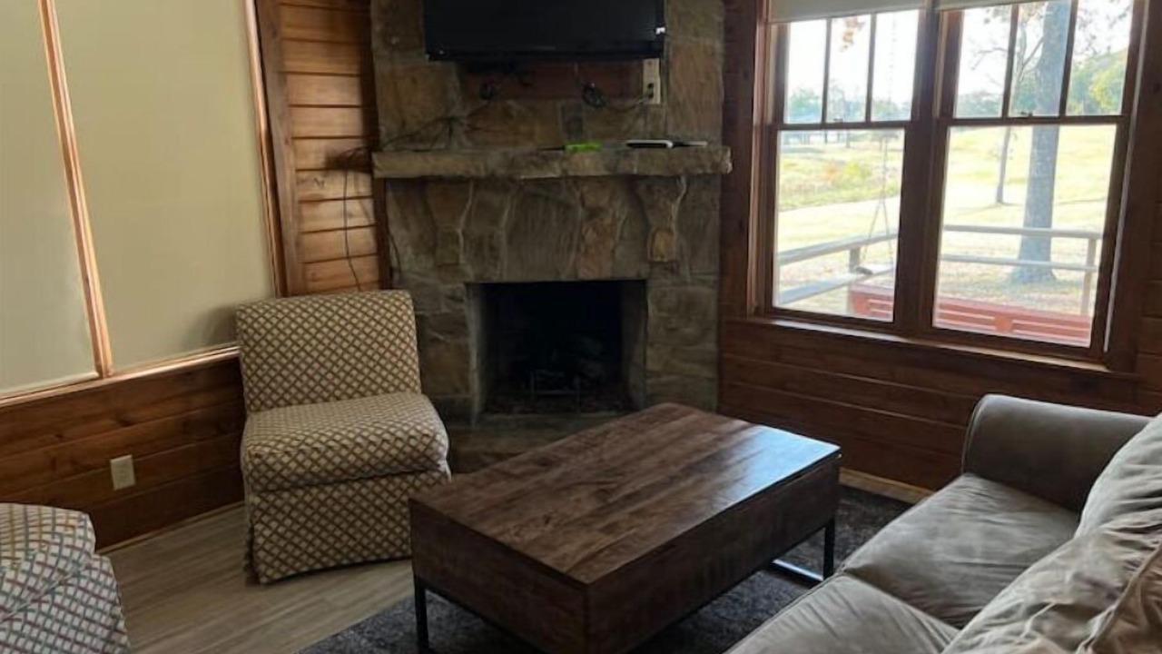 Photo of Livingroom in Lindale
