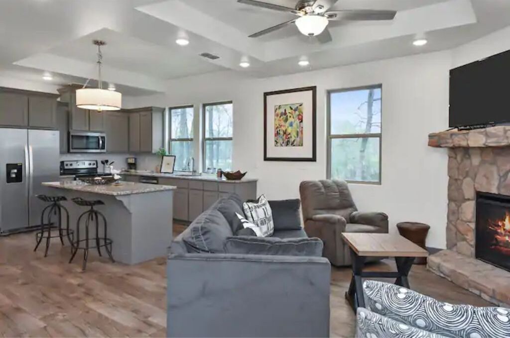 Photo of Livingroom in Lindale