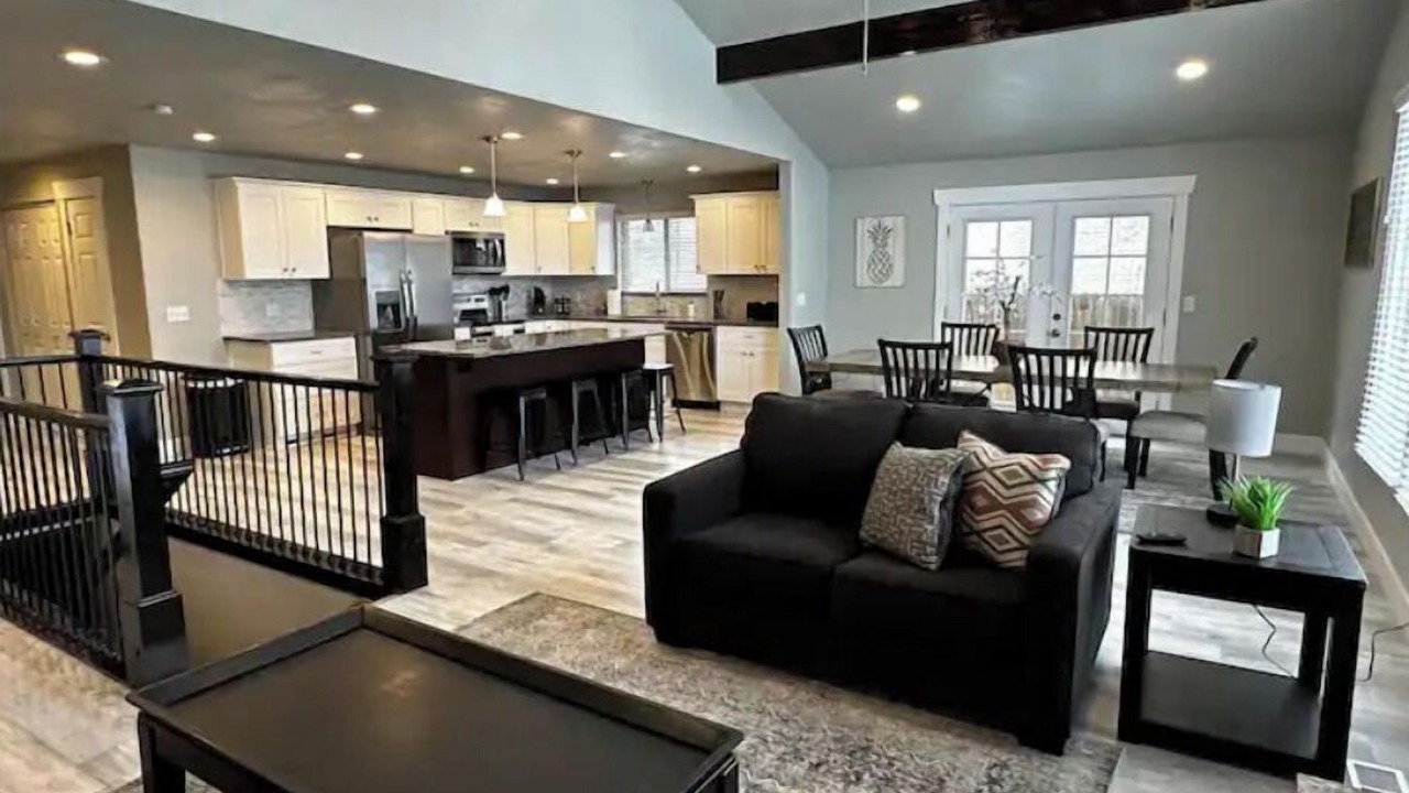 Photo of Livingroom in Sandy