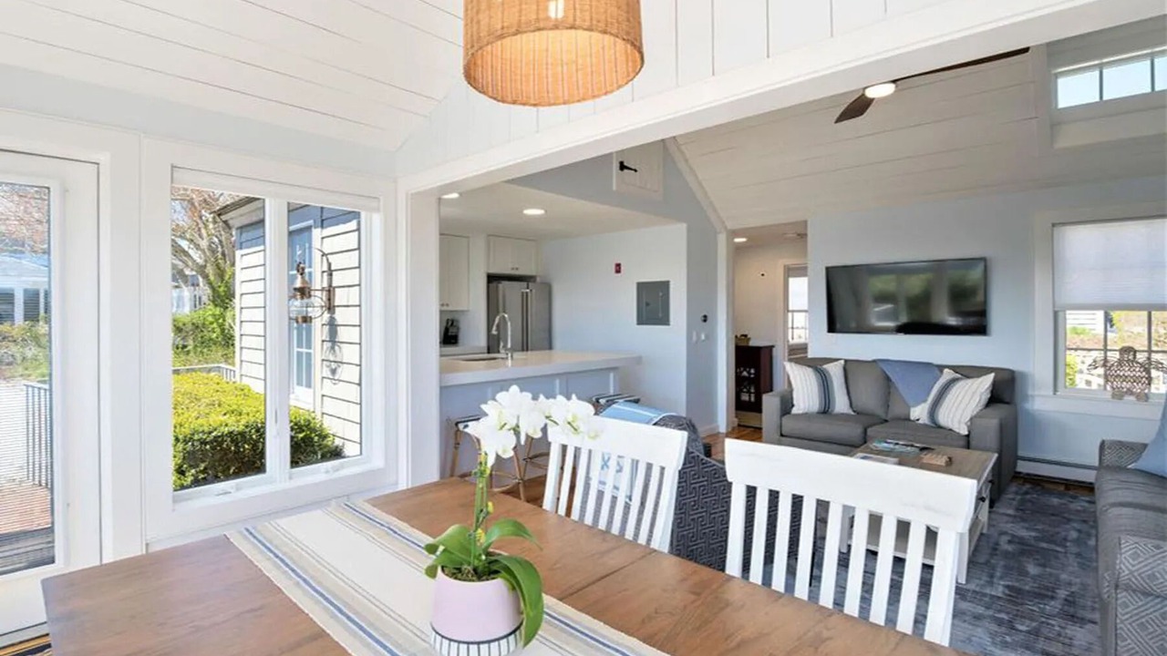 Photo of Livingroom in Mashpee