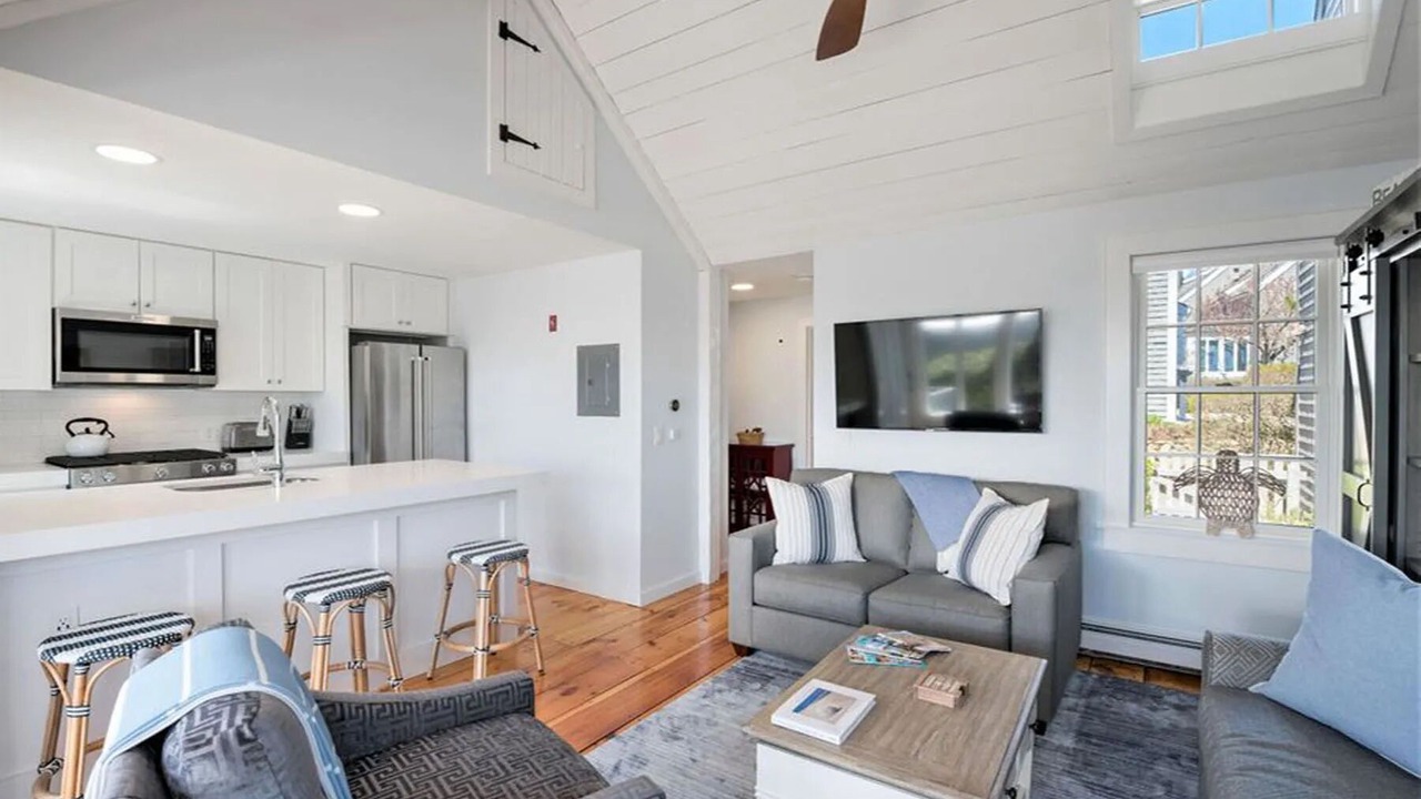 Photo of Livingroom in Mashpee