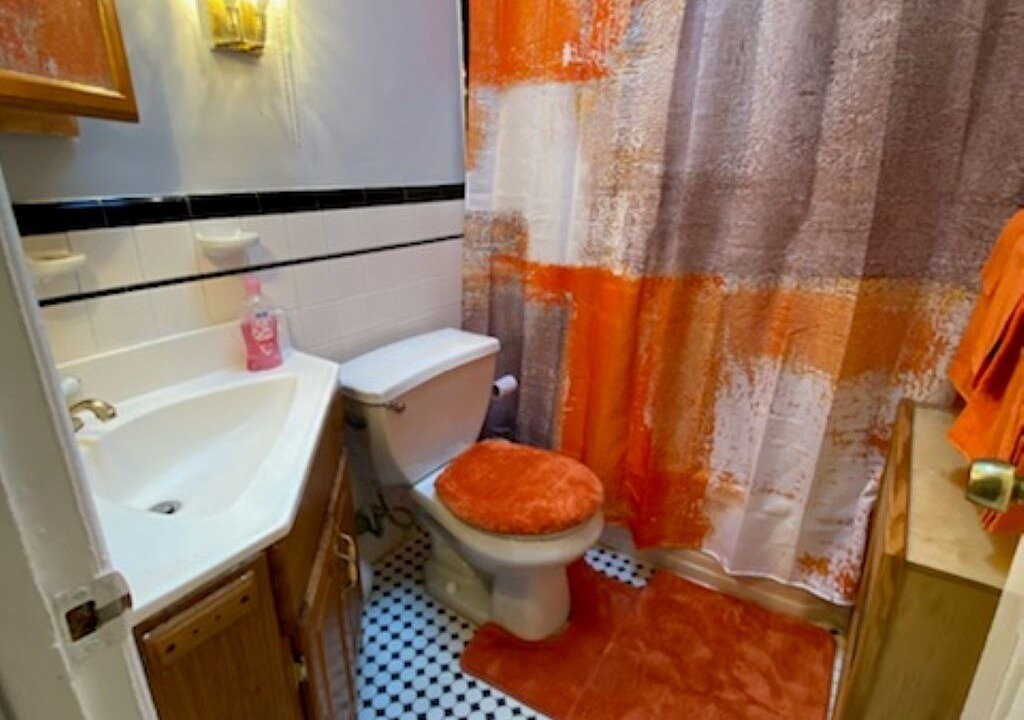 Photo of Bathroom in North Philadelphia