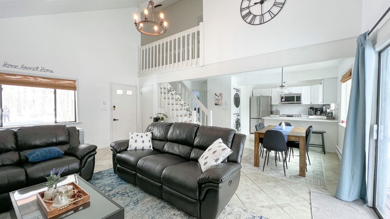 Photo of Livingroom in Tobyhanna